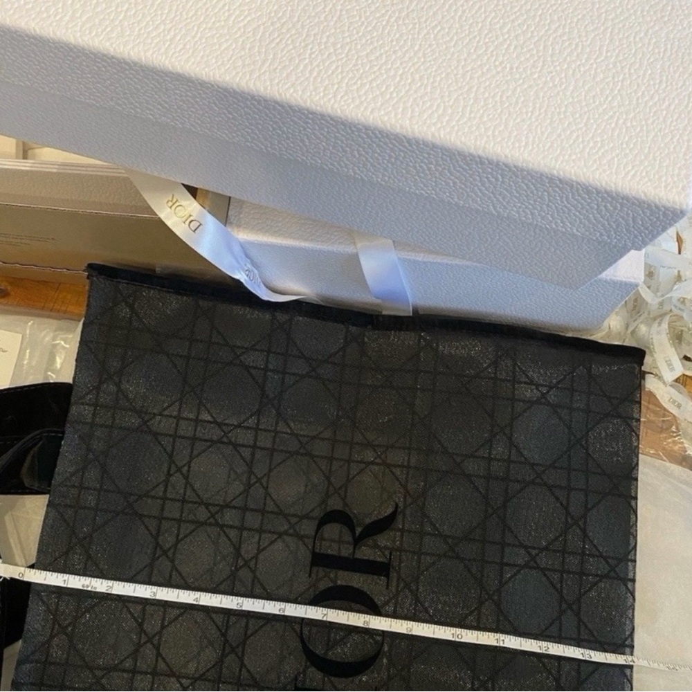 Dior Mesh Tote & Pouch Set - Picture 6 of 8